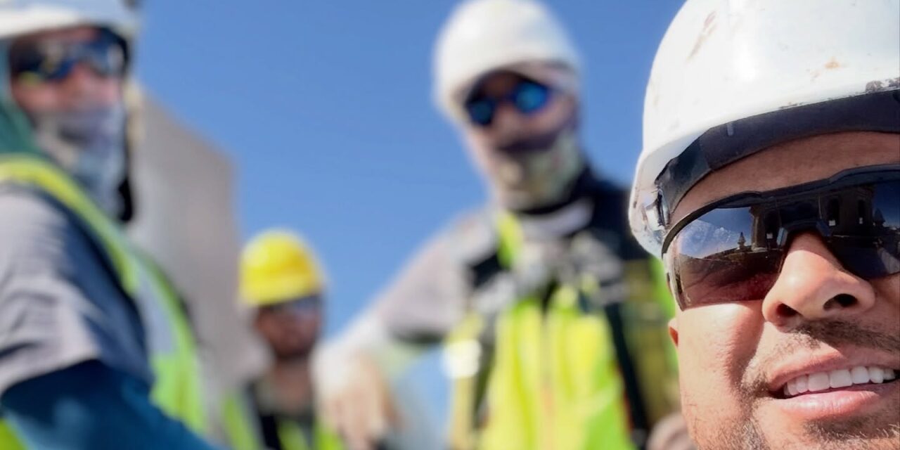 Encuentran mensaje oculto de hace 85 años en iglesia de Fabens durante remodelación