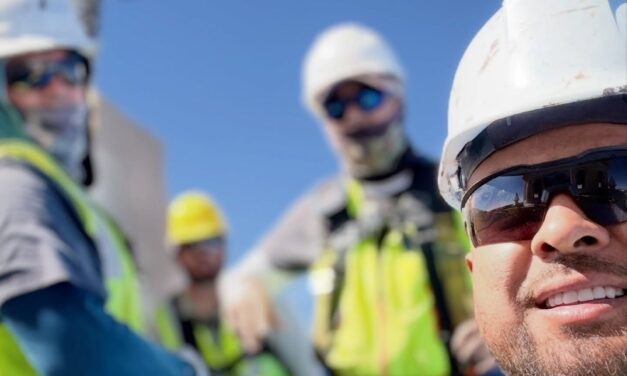 Encuentran mensaje oculto de hace 85 años en iglesia de Fabens durante remodelación