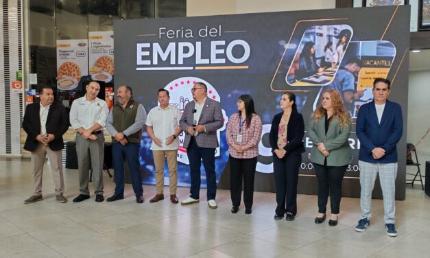 Cientos hacen fila en Feria del Empleo de Canaco en Plaza Sendero Las Torres