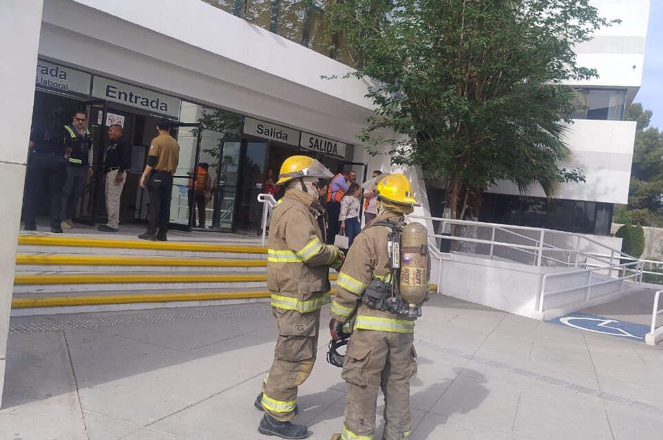 Falsa amenaza de bomba desata evacuación en el Poder Judicial de Juárez