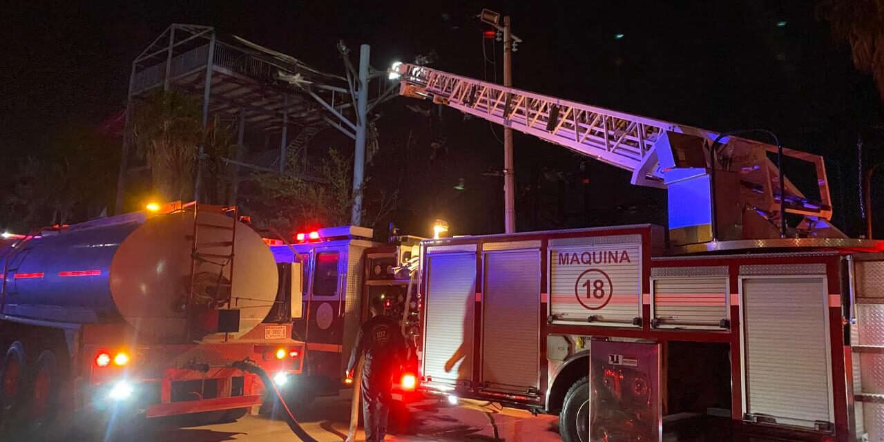 Atienden bomberos incendio en parque recreativo “Las Anitas”; no hubo personas lesionadas