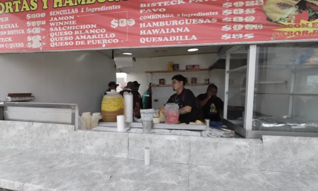 Retira Municipio puesto instalado sobre la vía pública