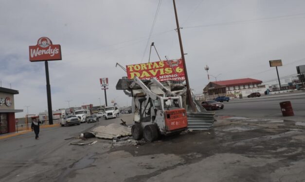 Retira Municipio puesto instalado sobre la vía pública