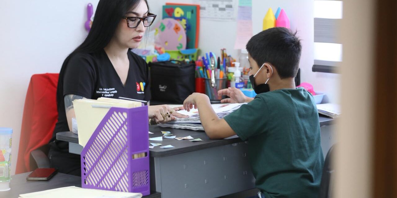 Reinaugura Alcalde la Unidad Básica de Rehabilitación en el Centro Comunitario Olivia Espinosa