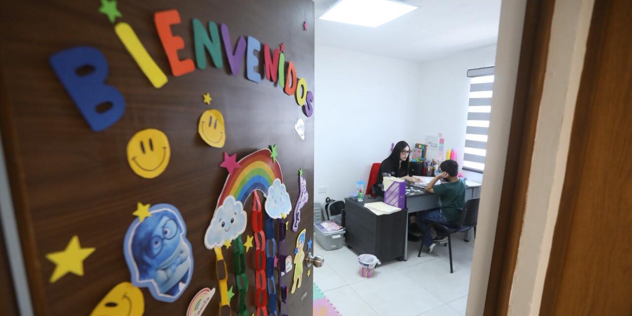 Reinaugura Alcalde la Unidad Básica de Rehabilitación en el Centro Comunitario Olivia Espinosa