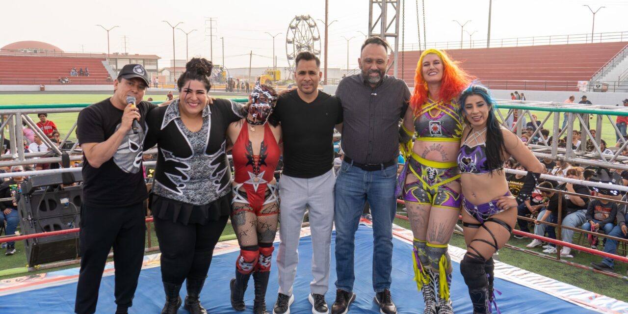 Celebran a los niños con función de lucha libre