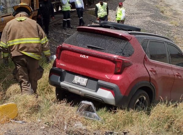 Choque con tren deja una persona lesionada en el Eje Vial Juan Gabriel