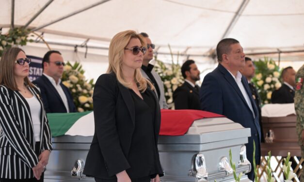 Maru Campos encabeza homenaje póstumo a elementos de la Agencia Estatal de Investigación