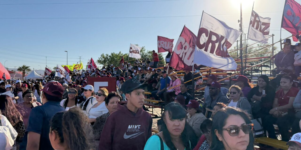 Miles se congregan en Plaza de la Mexicanidad para arranque de “Los Compas de la X Cruz”