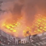 Incendio masivo consume almacén de gran escala en California