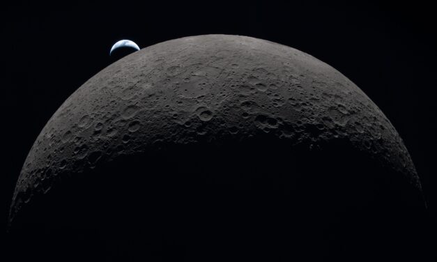 NASA publica impresionantes imágenes de la Luna captadas por Artemis II