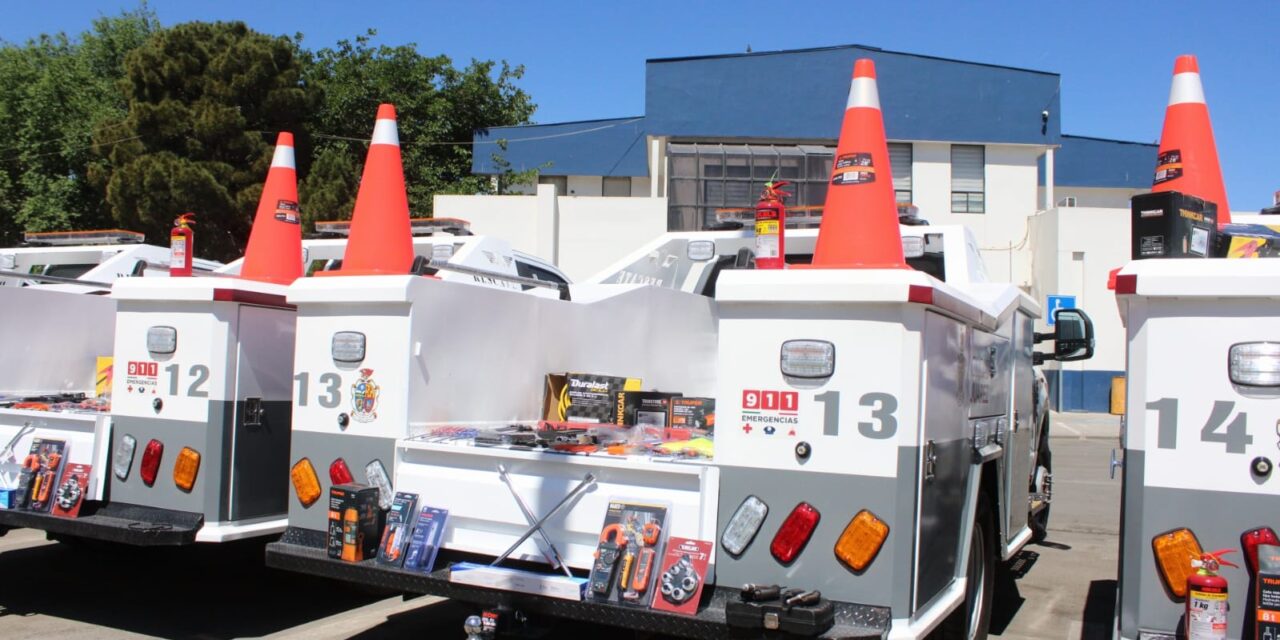 Entrega Presidente Municipal 15 unidades nuevas de Auxilio vial