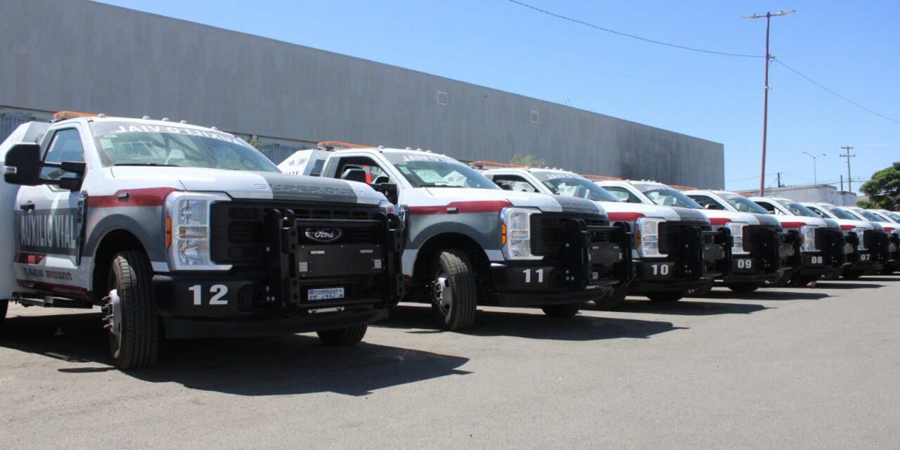 Entrega Presidente Municipal 15 unidades nuevas de Auxilio vial