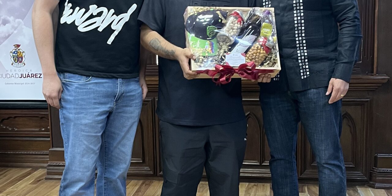 Aczino se reúne con el Presidente Cruz Pérez Cuéllar; respalda evento de freestyle en Juárez