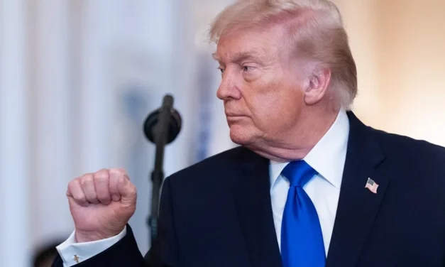 Trump arremete contra el Papa y desata polémica al compararse con Jesucristo