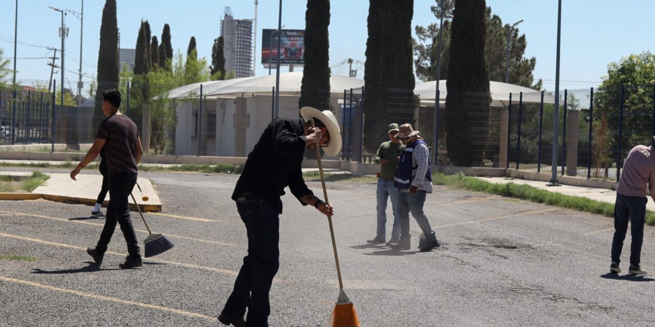 Realiza Parque Central trabajos de mantenimiento previo a actividades de Pascua