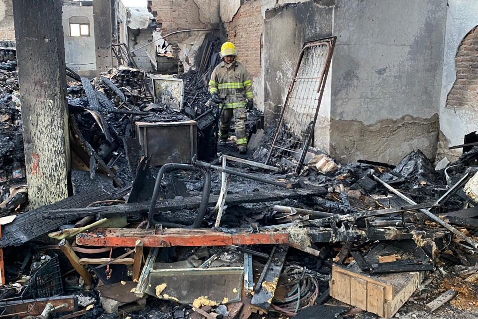 Confirman incendio intencional en la colonia Santa Rosa; responsable sería trabajador del predio