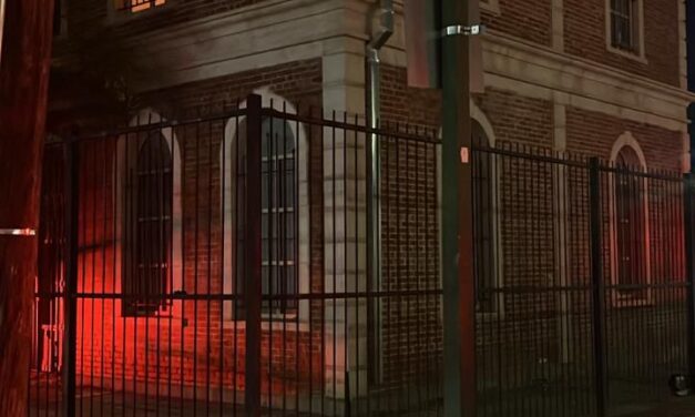 Detienen a hombre por presunto incendio en edificio histórico del Centro