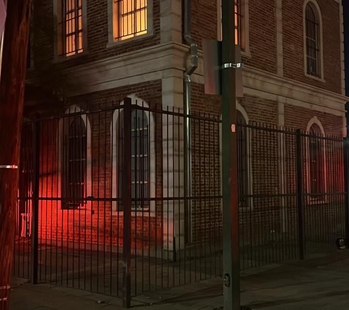 Detienen a hombre por presunto incendio en edificio histórico del Centro