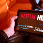 Avalancha de estrenos en abril: plataformas apuestan fuerte por nuevas series y grandes regresos