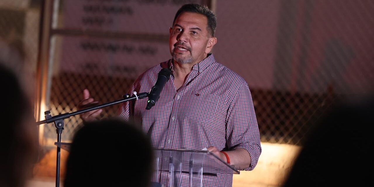 Encabeza alcalde entrega de más de 2 mil luminarias en la zona de Los Kilómetros