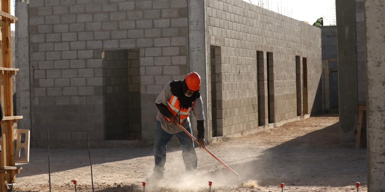 Visita el Presidente Pérez Cuéllar obra del Parque de Policías Club Guardianes Juárez