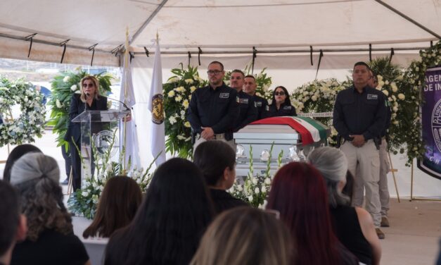 Maru Campos encabeza homenaje póstumo a elementos de la Agencia Estatal de Investigación