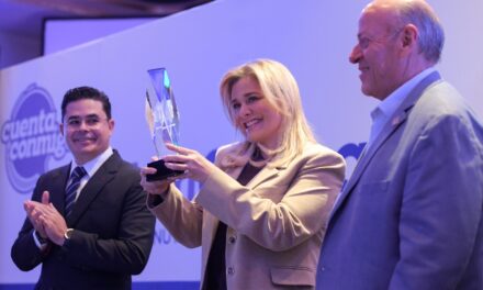 Sociedad civil reconoce a Maru Campos por NutriChihuahua