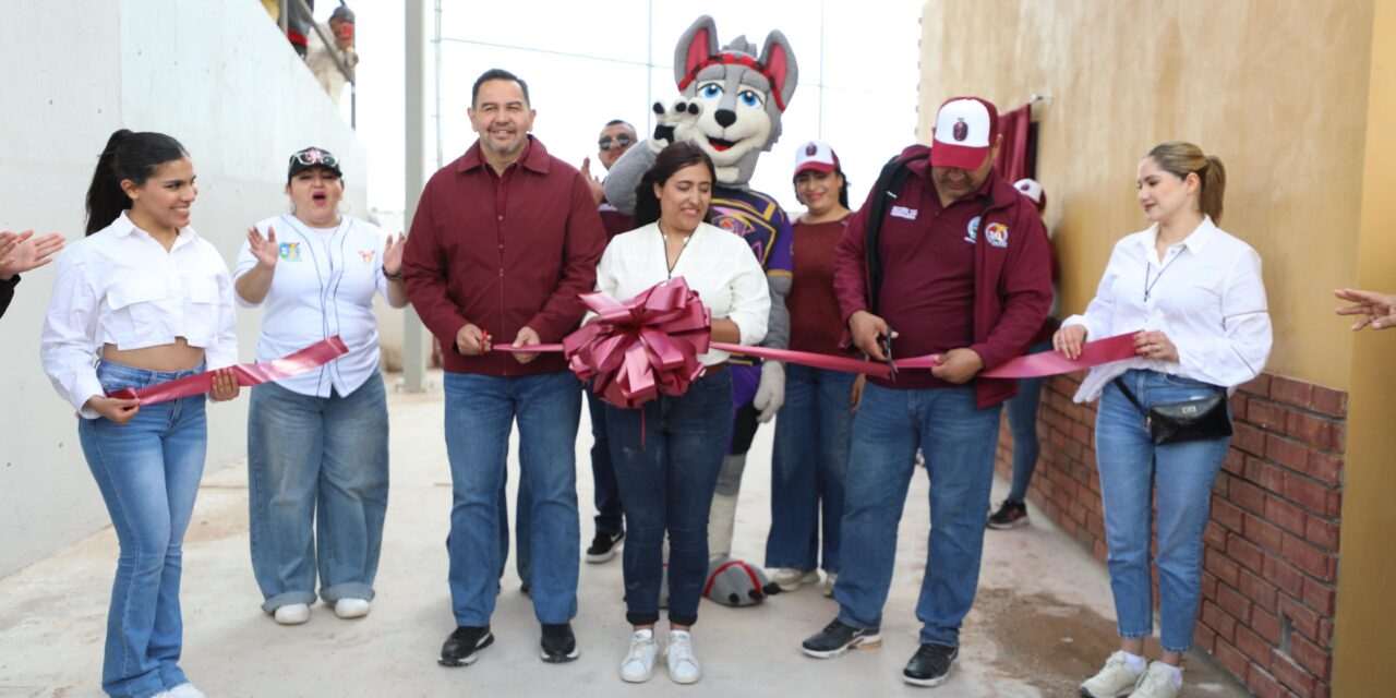 Presidente reconoce a trabajadores durante entrega de obras del Presupuesto Participativo