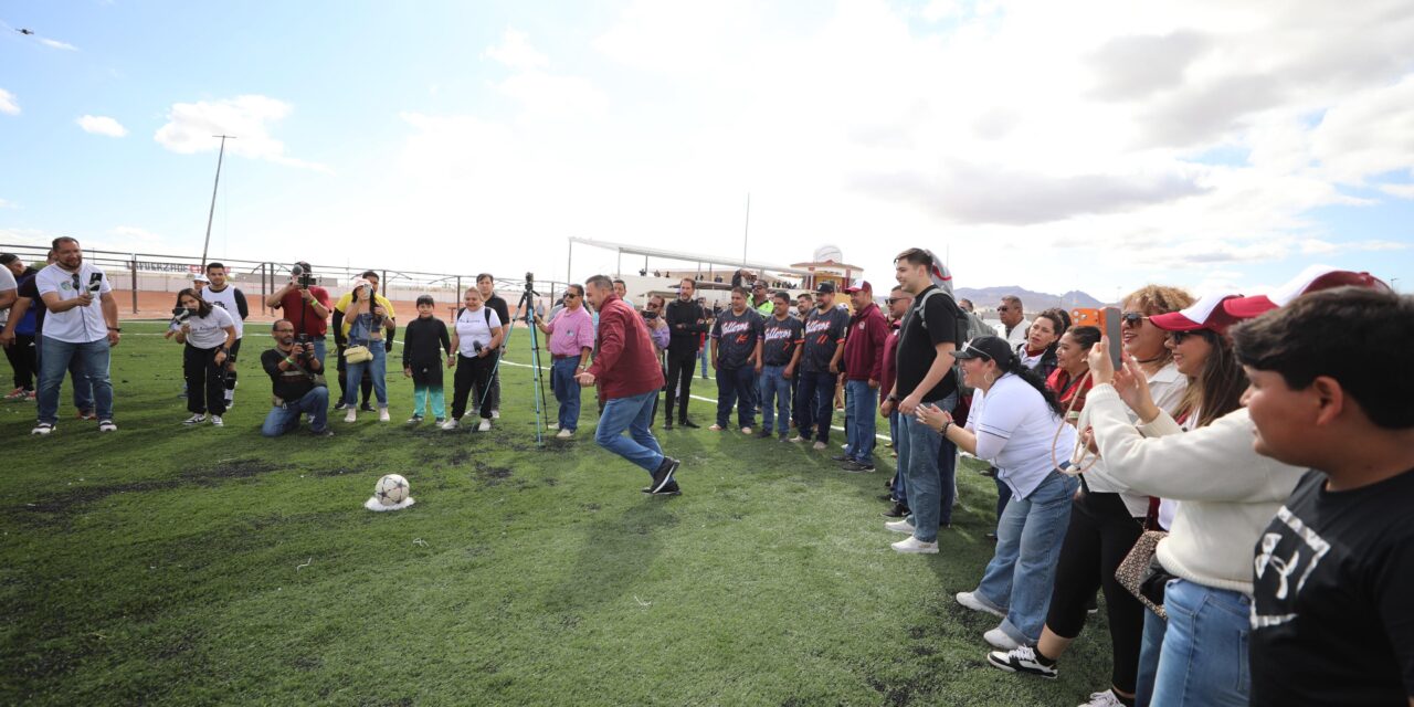 Presidente reconoce a trabajadores durante entrega de obras del Presupuesto Participativo
