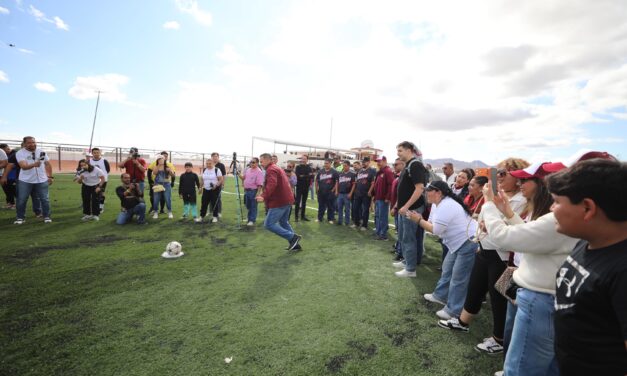 Presidente reconoce a trabajadores durante entrega de obras del Presupuesto Participativo