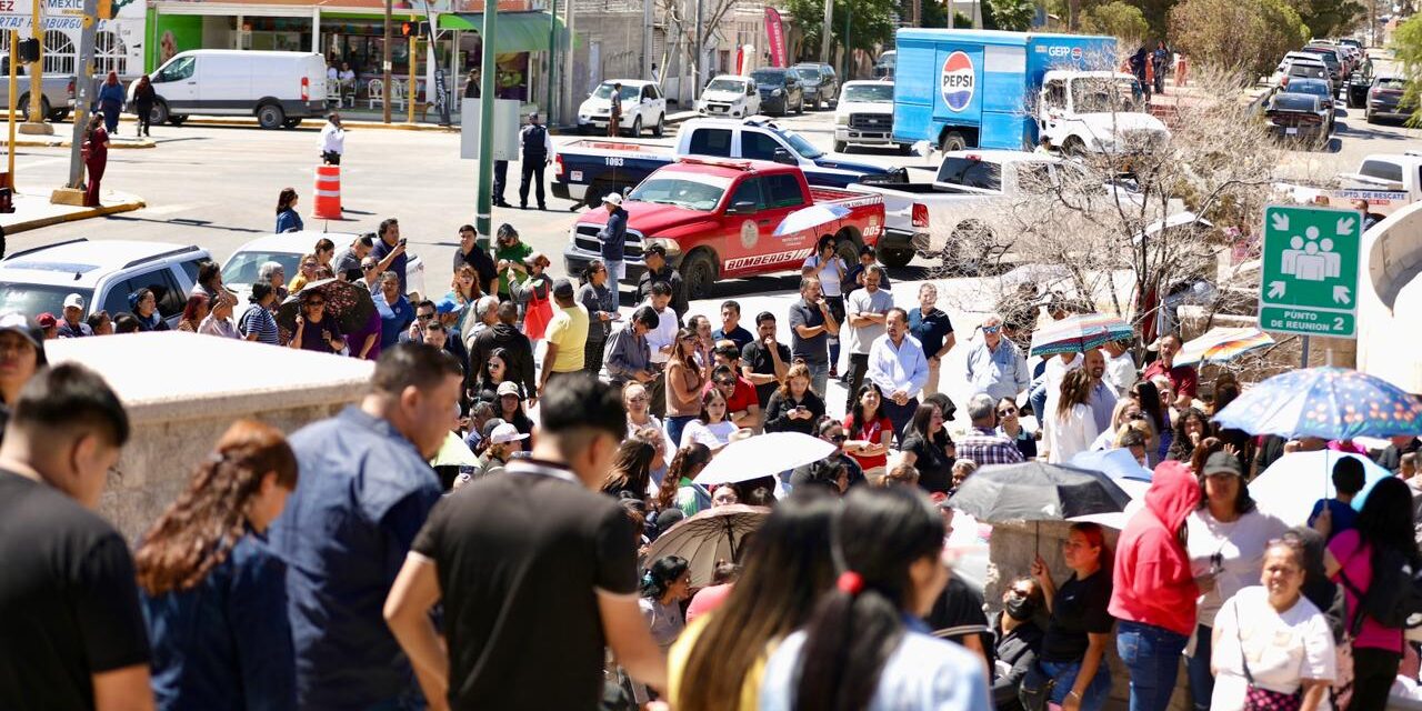 “Sonó la alerta en los celulares”: simulacro sorprende a cientos en Presidencia Municipal