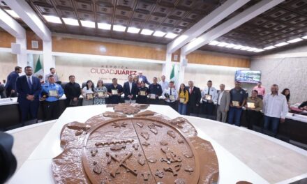 Reconoce Municipio trayectoria y servicio de empleados destacados