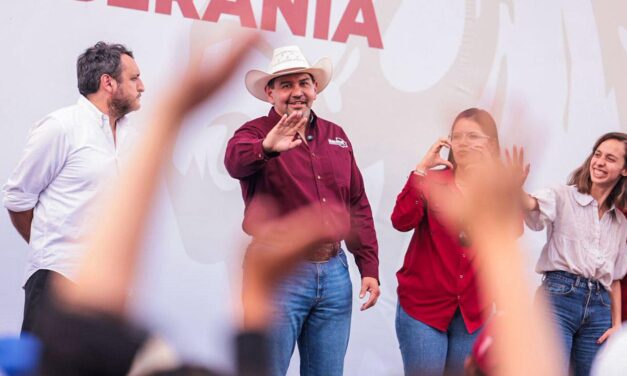 Ariadna Montiel respalda juicio político contra Maru Campos durante cierre de marcha en Chihuahua