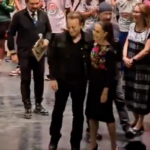 ¡Sheinbaum aparece junto a U2 y desata furor en evento mundial por la infancia en México!
