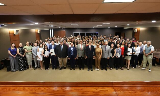 “90 reconocidos por la excelencia”: celebra UACJ logro nacional de sus estudiantes
