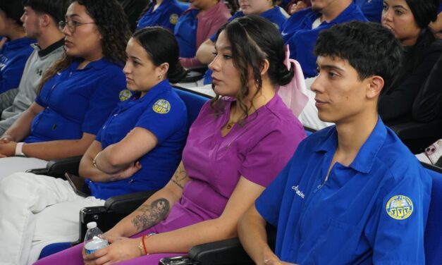 Celebran estudiantes de Enfermería de la UACJ en Nuevo Casas Grandes el Día Internacional de la Enfermería