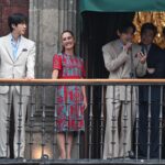 BTS saluda a miles de fans desde balcón de Palacio Nacional