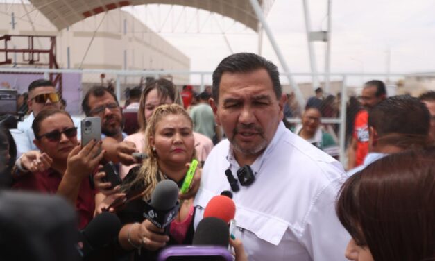 Denuncia Cruz Pérez Cuéllar restricciones para entregar obras en escuelas; realizará volanteo afuera de planteles