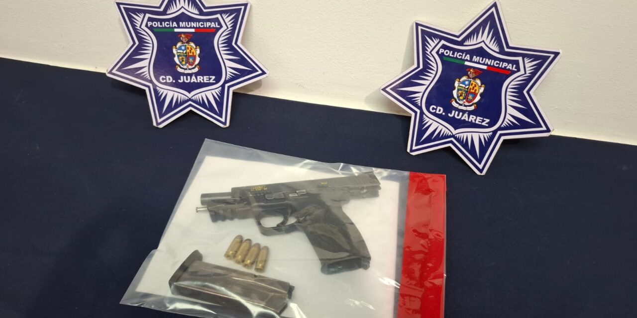 Detiene SSPM a presunto responsable de doble homicidio en plaza comercial; aseguran arma y vehículos