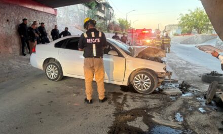 Dos personas mueren tras brutal choque contra puente en Arroyo Colorado