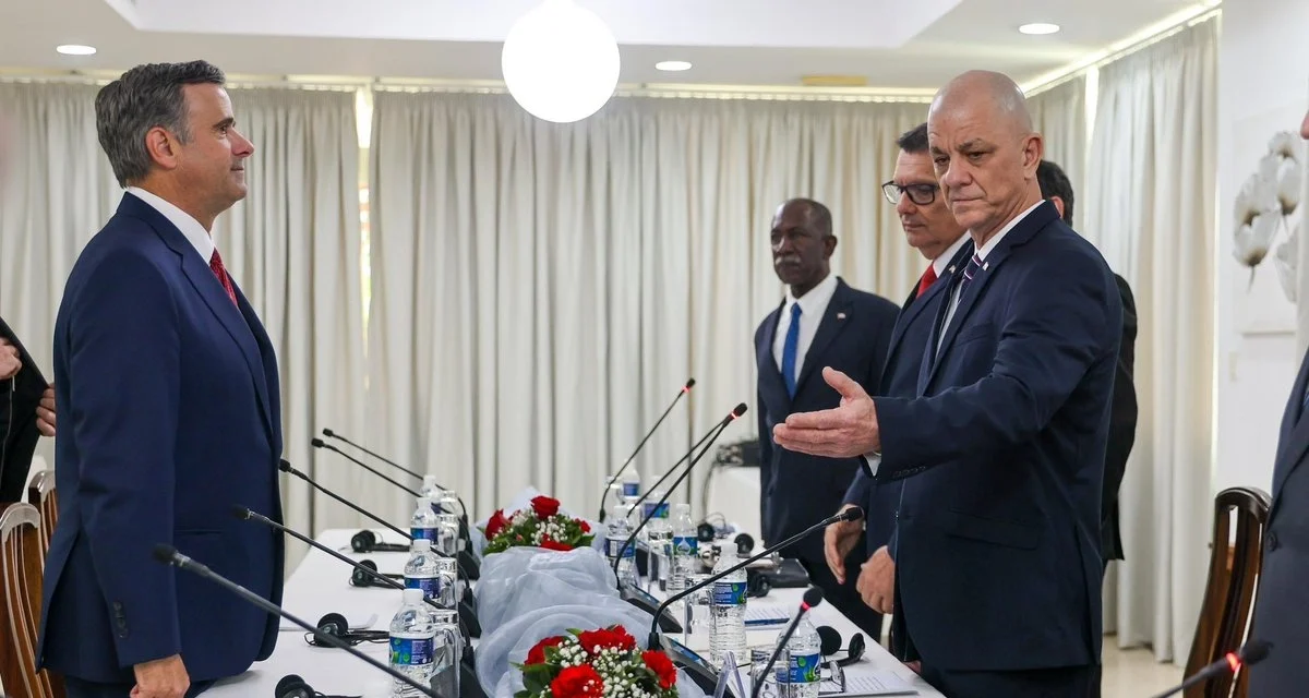 Cuba asegura a la CIA que no representa una amenaza para Estados Unidos