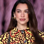 Dua Lipa demanda a Samsung; acusa a la marca de usar su imagen para vender pantallas