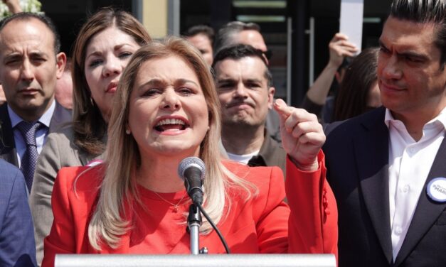 Maru Campos convierte comparecencia ante la FGR en discurso de confrontación política y victimización