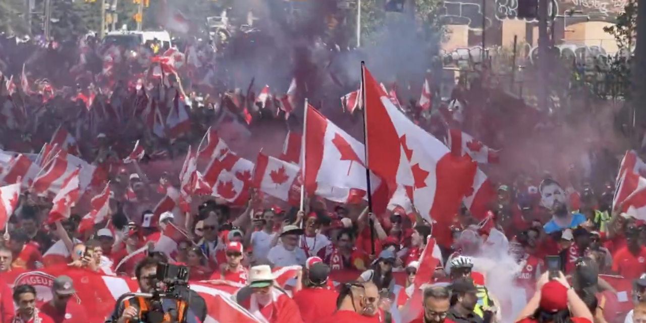 Toronto se pinta de rojo: miles de aficionados toman las calles rumbo al Mundial