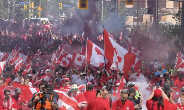 Toronto se pinta de rojo: miles de aficionados toman las calles rumbo al Mundial