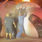 JET PRIVADO SE ESTRELLA EN CARRETERA DE TEXAS TRAS DECLARAR EMERGENCIA; HAY UN MUERTO Y CINCO HERIDOS