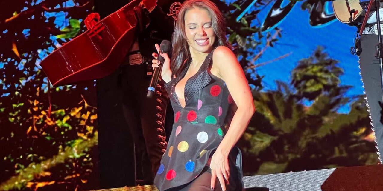 ¡La gran presentación de Majo Aguilar hizo vibrar a los juarenses!