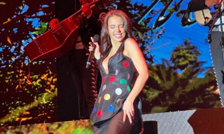 ¡La gran presentación de Majo Aguilar hizo vibrar a los juarenses!