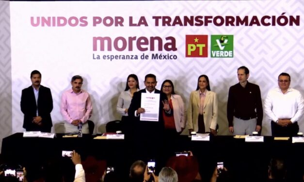 Cruz Pérez Cuéllar formaliza su registro como aspirante a coordinar la Defensa de la Transformación en Chihuahua